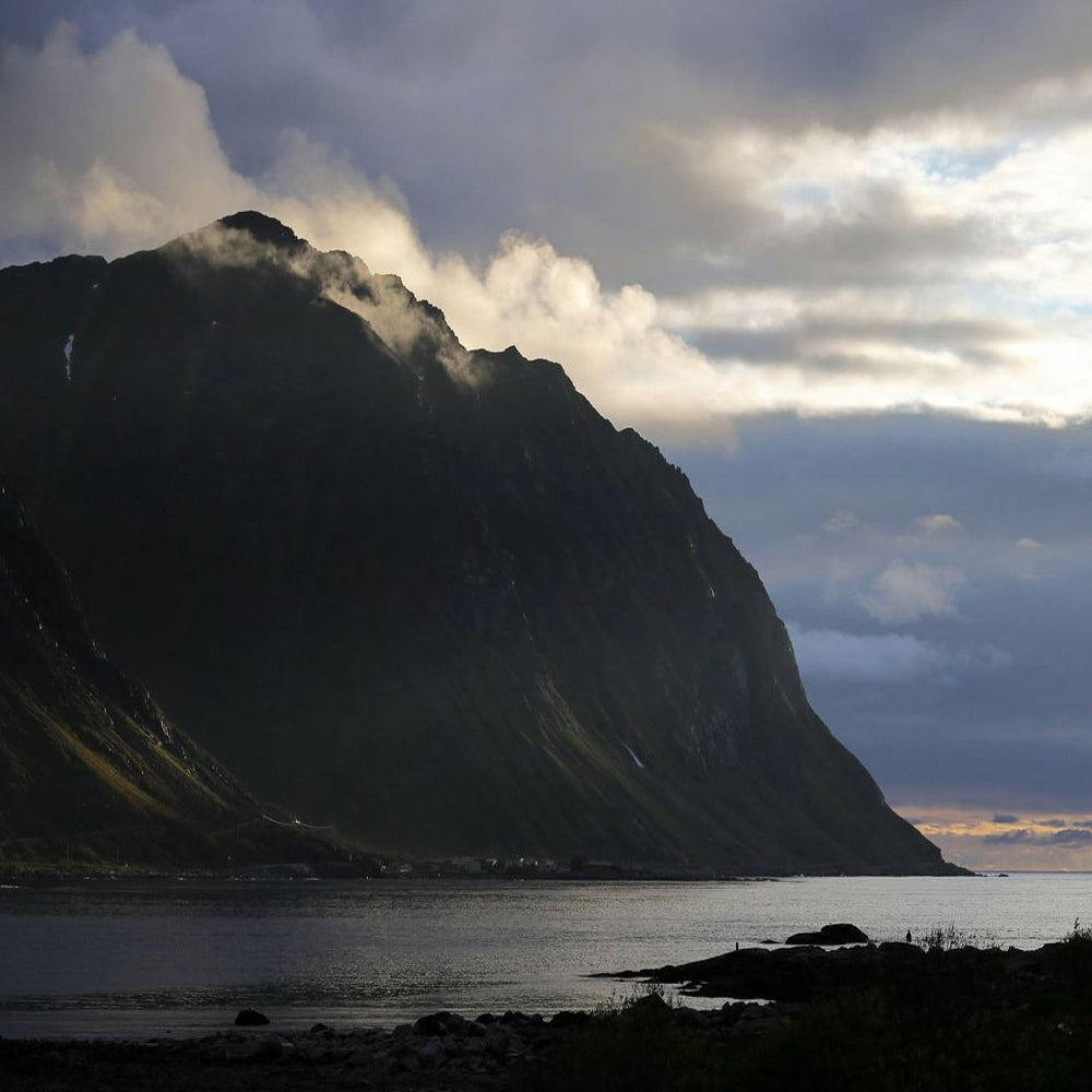 Canon RF 24-240mm f/4-6.3 IS USM Wide-angle to Medium Telephoto Zoom Lens for RF-Mount Full-frame Mirrorless Digital Cameras