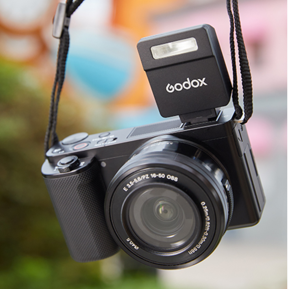 Godox iM22 / iM20 Portable Manual Mini Camera Flash with Hot Shoe Mount, 440 Full Power Flashes, 5 Level Output Power, 3 Seconds Recycling Time and Built-In 470mAh Lithium-ion Battery for Studio Lighting and Equipment