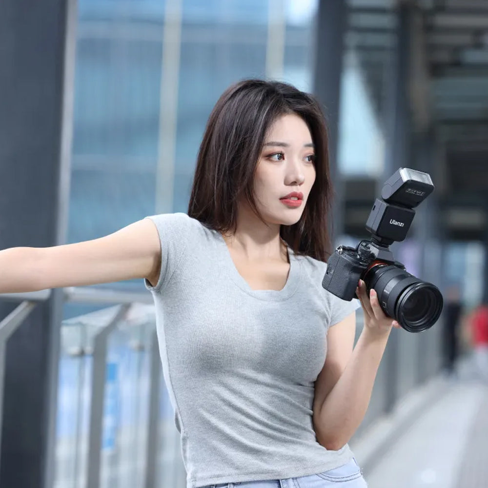 Ulanzi F32 Camera Flash with Universal Hot Shoe with 5600K CCT Color Temperature, GN32 ISO 100, Parameter Setting Display, 90° Up Down Tilt, 1400mAh USB Type-C Charging Port and Diffusion Dome for DSLR Mirrorless Photography