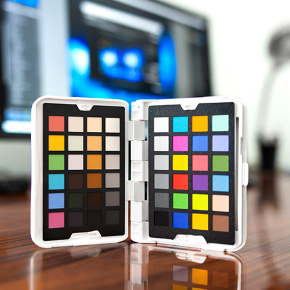 Datacolor Spyder Checkr Photo Portable Color Chart and Calibration Tool with 48 Ultra-Matte Finish Color Targets, 4 Interchangeable Cards, and Ergonomic Case for Digital Camera Photography and Studio Equipment | SCK300