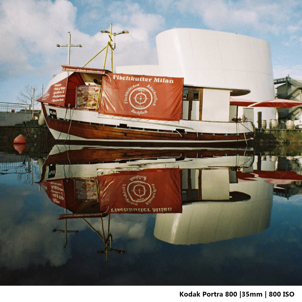 KODAK PORTRA 800 135 35mm 800 ISO Color Negative Film with 36 Exposure Shots, Fine Grain VISION Film Technology and T-Grain Emulsion for Film Photography