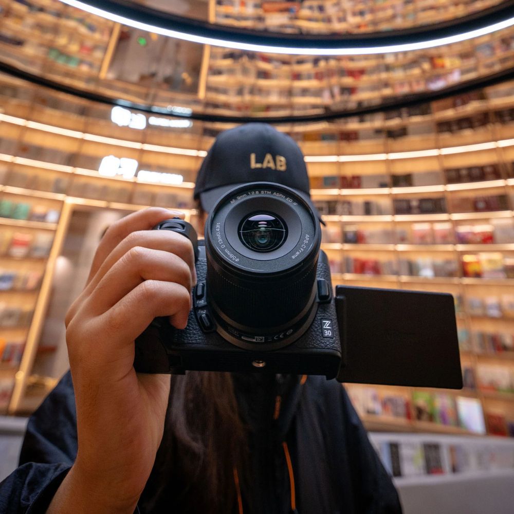 Viltrox AF 9mm F2.8 Air Series Z Full-Frame Prime Lens for Nikon Z-Mount APS-C Ultra-Wide View Angle with STM Autofocus Motor for Z5, Z50, Z50II, Z6, Z6II, Z7, Z7II, ZFC, Z30, Z9, Z8, ZF, Z6III Mirrorless Cameras