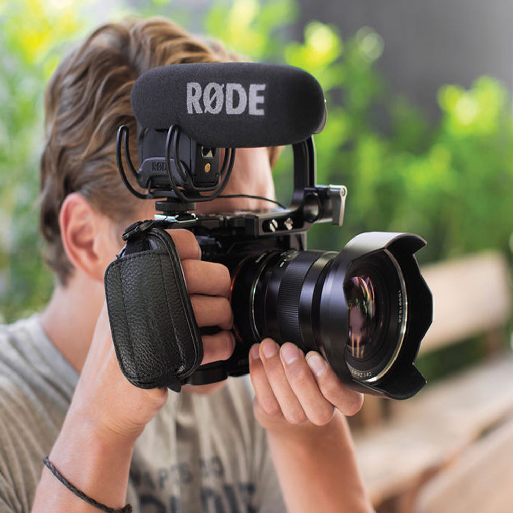 RODE VideoMic Pro Supercardioid Condenser Shotgun Boom Microphone with 3.5mm TRS Output, On-Board Controls, 3-Stage Gain Control and Rycote Lyre Suspension for Cameras and Portable Recorders