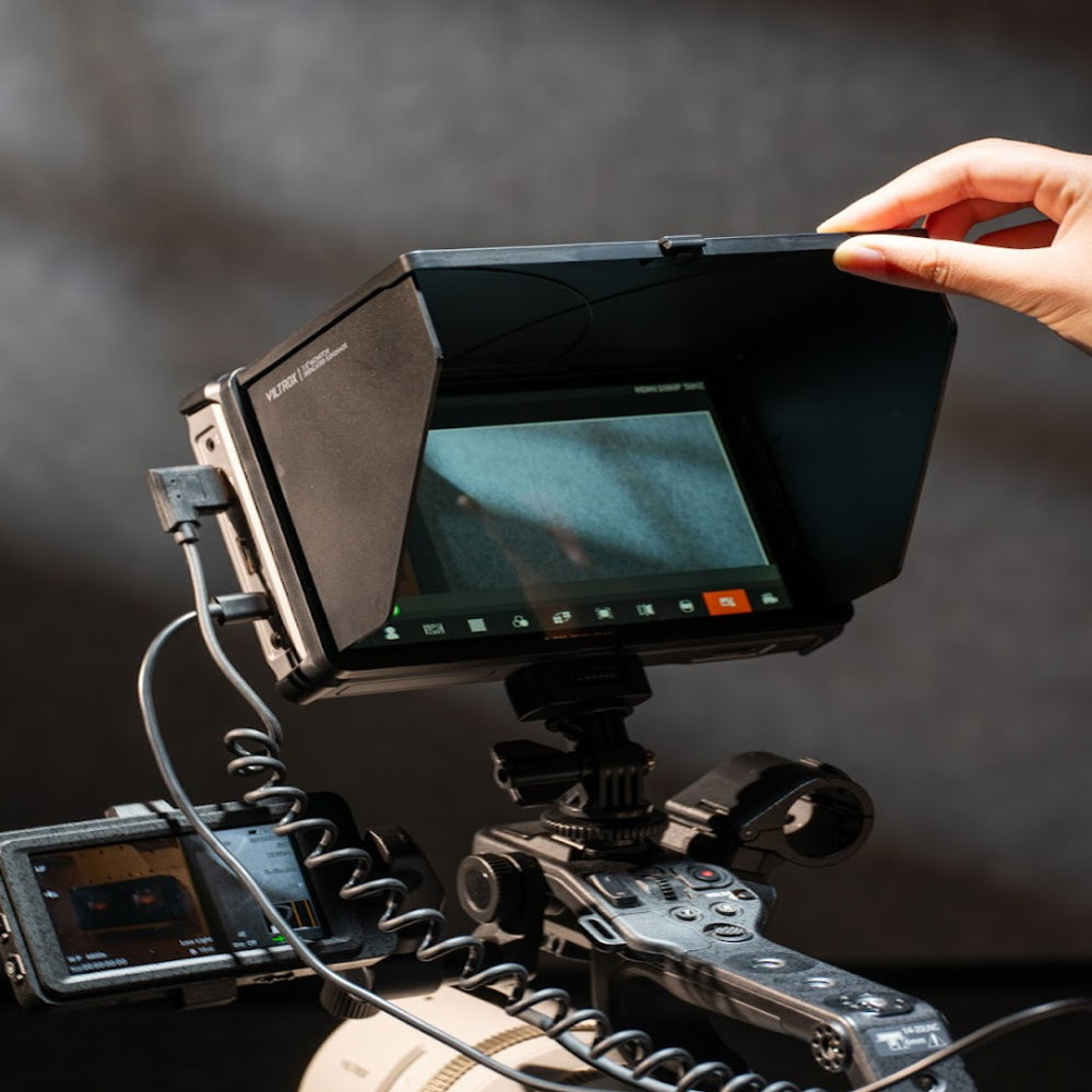 Viltrox DC-L1 / DC-L2 7" On-Camera IPS Touchscreen Camera Monitor with DCI / UHD 4K HDMI / SDI Input and Output, 3D LUTs, USB Type-C Interface, Gyroscope Auto Flip Function, Built-In Mage Tools and L-Series Battery Plate for Photo Video Content Creation