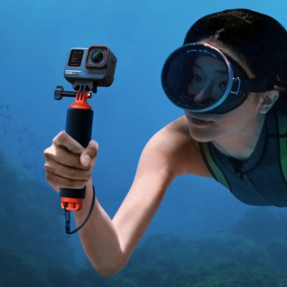Insta360 Floating Hand Grip for Waterproof Action Camera with Non-Slip Handle, Wrist Strap, and 2-Prong to 1/4" Mount Adapter CINSCAVA