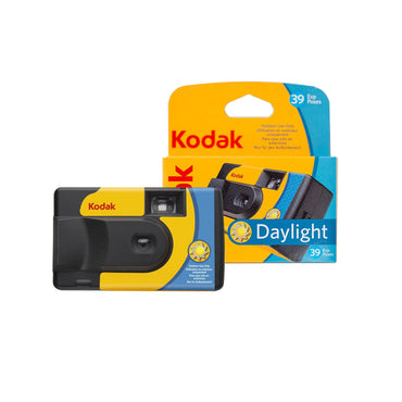 KODAK SUC Daylight / FunSaver Disposable Analog Film Camera with 39 / 27 Exposures Shots, 27 + 12 Sheets, 800 ISO, 35mm Film Format and C-41 Print Process for Point and Shoot Photography
