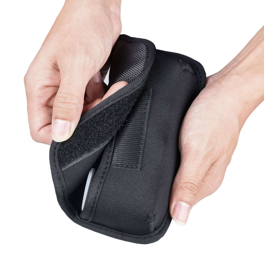 Pikxi Carrying Case Pouch Bag for 4 Rolls 35mm 135 Color, Negative & B&W Camera Films with Inner Elastic Holder - Black