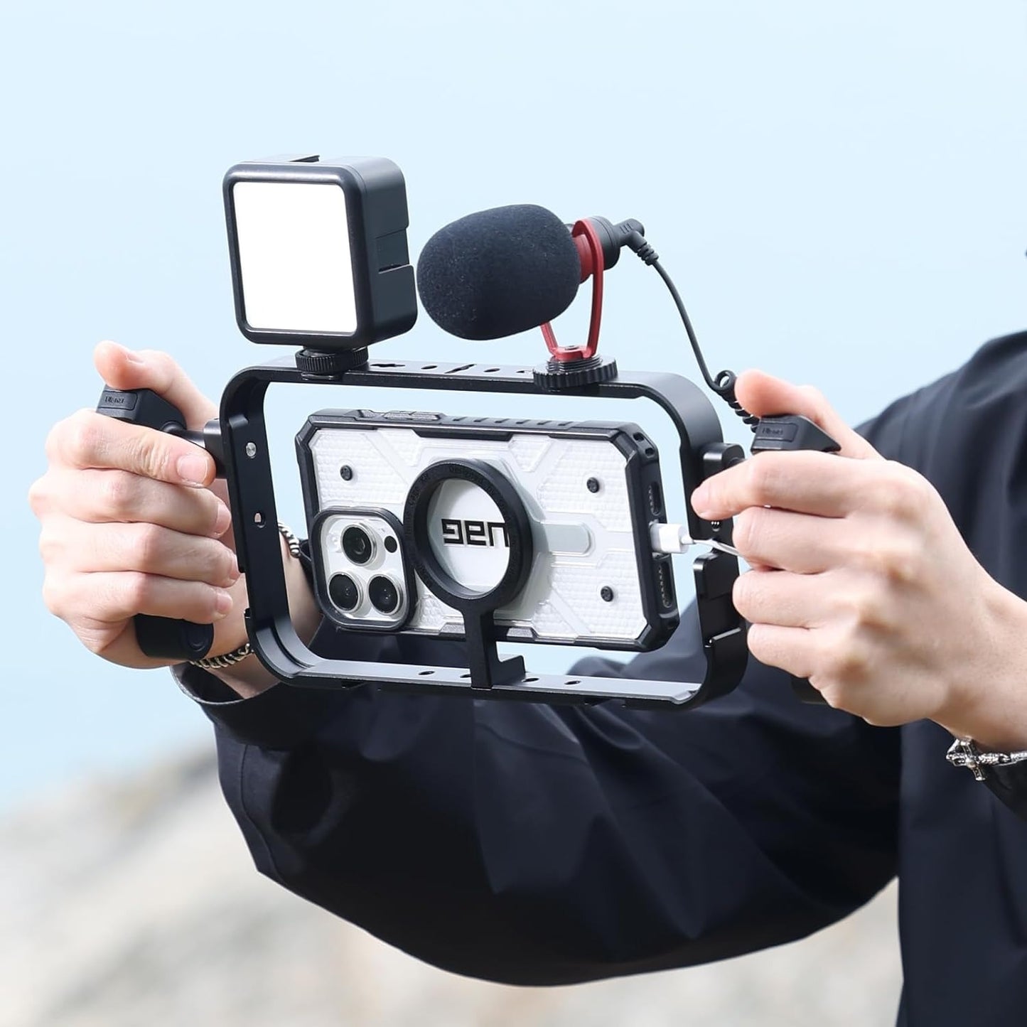 Ulanzi MG-001 Magnetic Smartphone Case Kit Rig with MagSafe, Dual Grips and Multiple Mounting Threaded Holes for iPhone and Android | C001