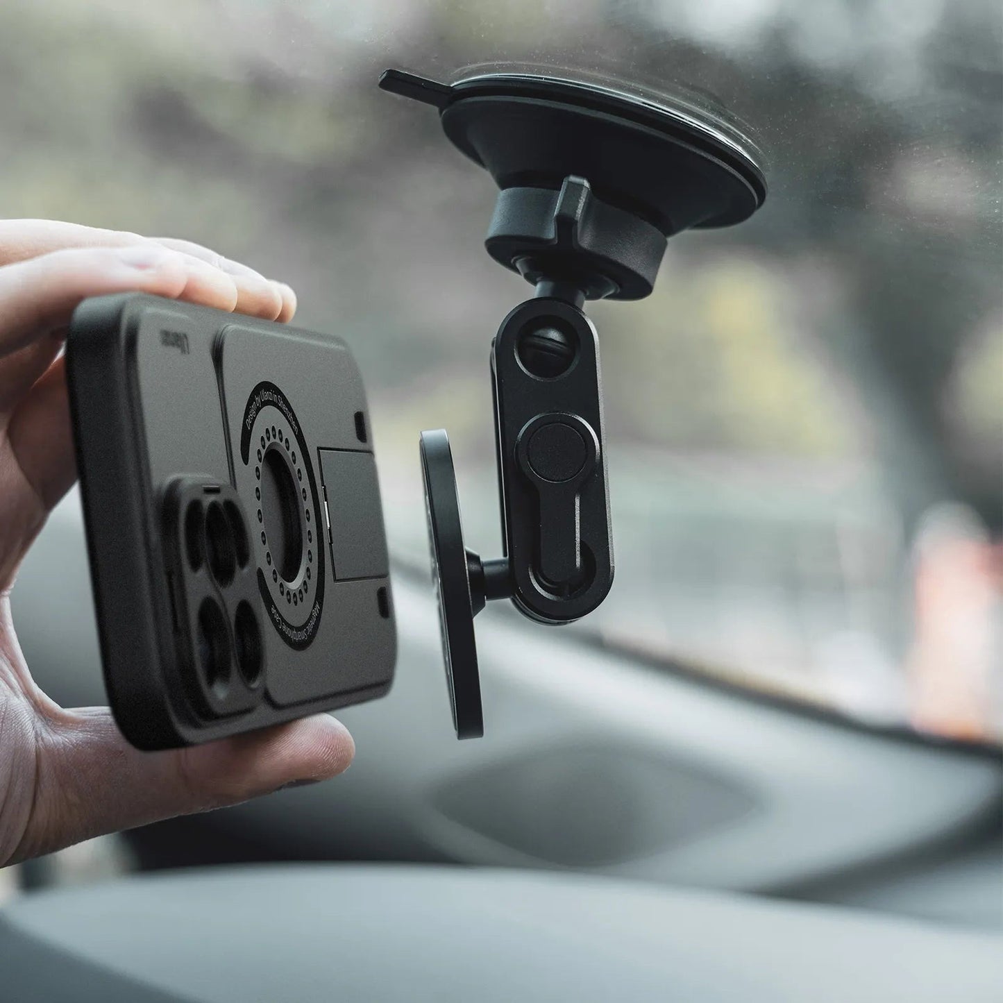 Ulanzi O-LOCK Case for iPhone 15 Pro / Pro Max - Magnetic Smartphone Case with Quick Release Locking Mount for O-LOCK Modules and Accessories, Built-In Phone Stand, TF/SIM Card and Ejector Pin Tray, and 52mm MagFilter Adapter (Optiol)