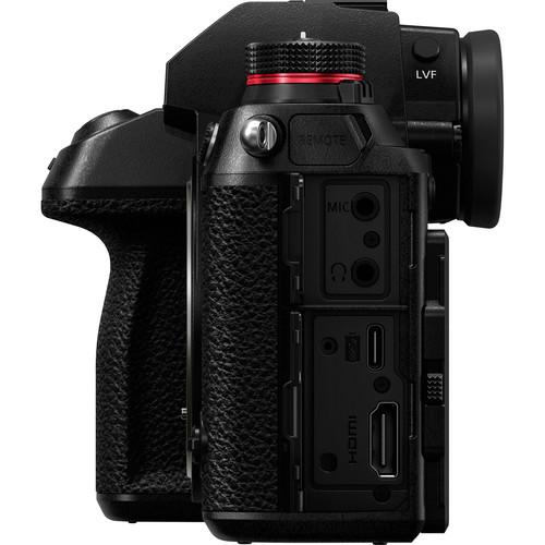 Panasonic Lumix DC-S1 Mirrorless Digital Camera with 24-105mm f/4 Macro O.I.S. Lens