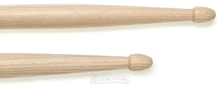 Vic Firth American Classic Extreme 5B Hickory Wood Tear Drop Tip Drumsticks (Pair) Drum Sticks for Drums and Percussion (Wood Tips)