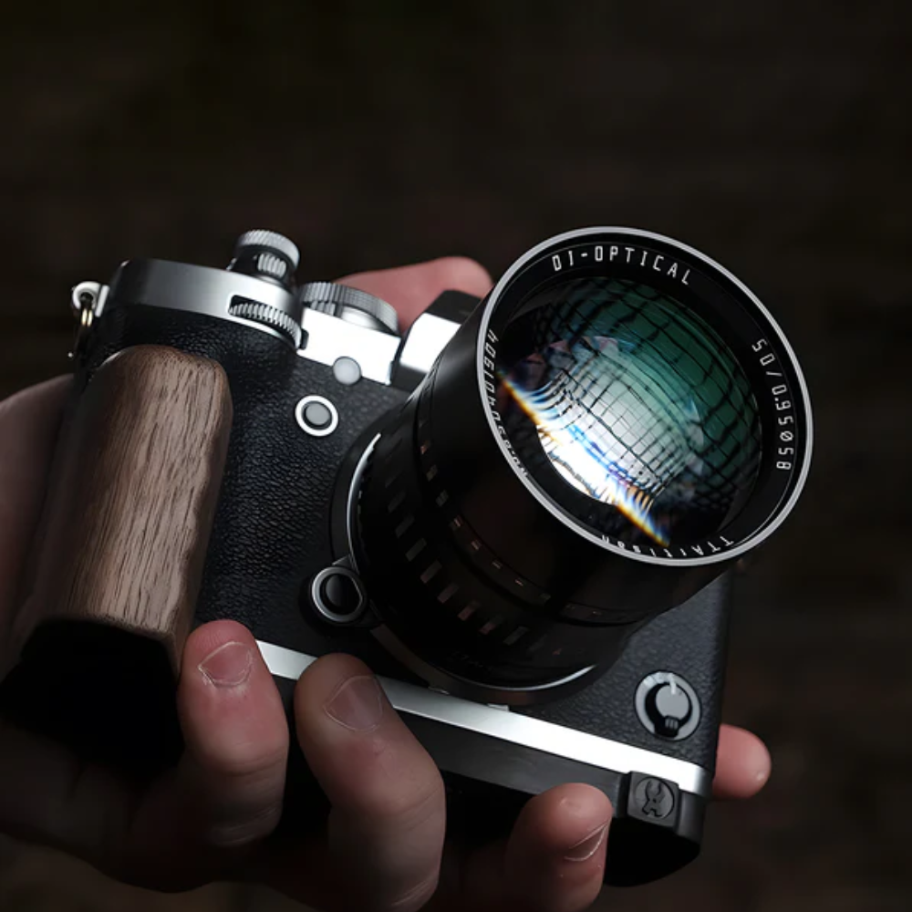TTArtisan 50mm F/0.95 APS-C Format Portrait Prime Lens for Sony E | Nikon Z | M43 | Leica L | FUJIFILM X | Canon RF Mount Mirrorless Cameras Large Aperture MF Manual Focus Full Metal Body for Dreamy Bokeh & Low Light Photography