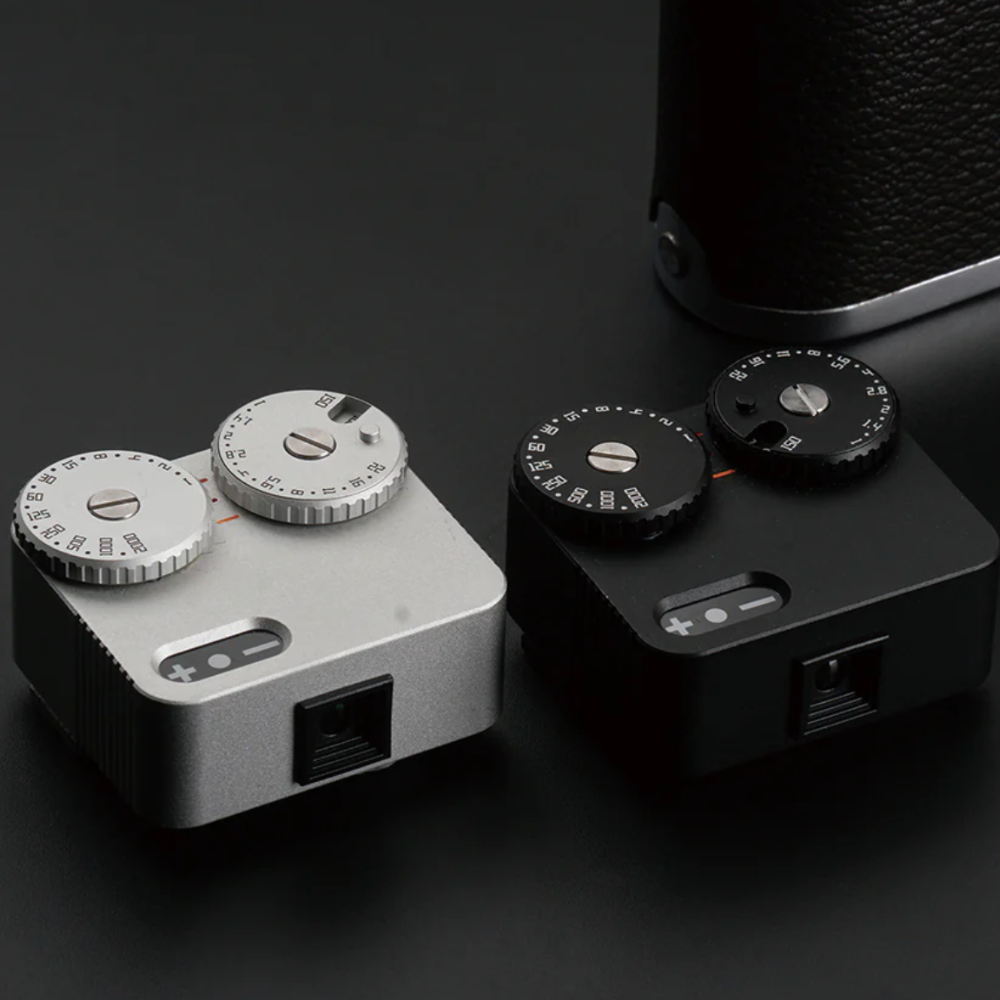 TTArtisan Light Meter II Alog Illuminometer APS-C Frame, F/2.0 Large Aperture with Dual Tuning Dial and Light Indicator, 23 Stop Shutter Speeds for E / X / Z / M43 / RF Mount Mirrorless Cameras and Photography | Black, Silver