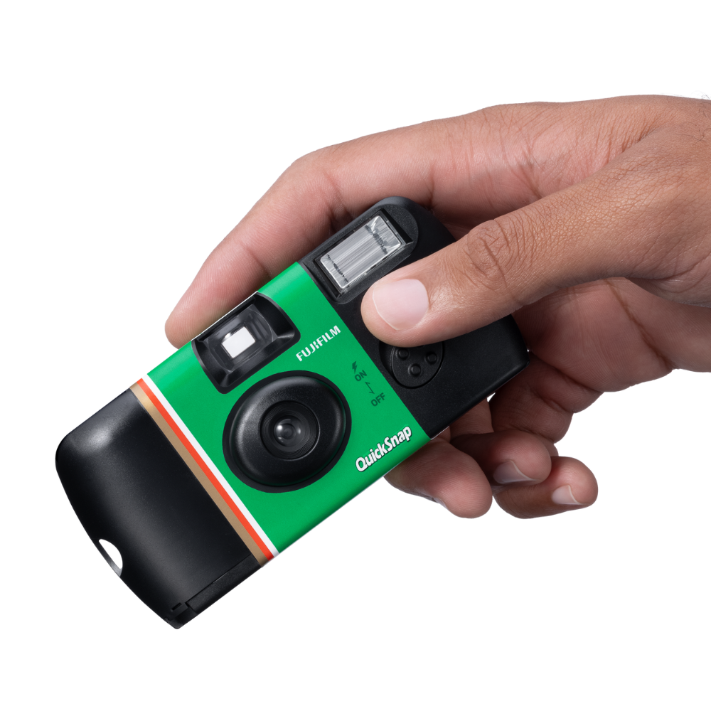 Fujifilm QuickSnap Flash Disposable Camera with Fujicolor Superia X-TRA 400 Film, 35mm Format, 400 ISO & 27 Exposure Shots