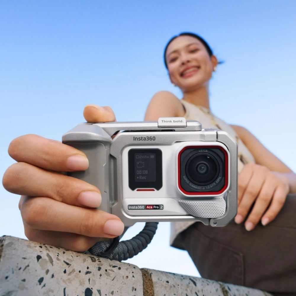 Insta360 Ace Pro 2 8K AI-Powered Waterproof Action Camera Xplorer Bundle with Leica Lens, 1/1.3" Sensor, FlowState Stabilization & Horizon Lock, Active HDR, Gesture & Voice Control, Flip Touchscreen | Artic White (Moonlight Silver)