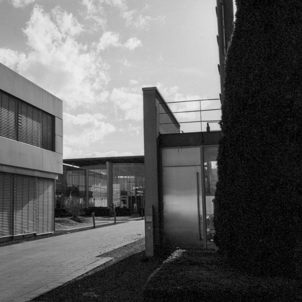 LuckyFilm SHD 400 120 / 135 35mm ISO 400 D-76 Black & White Film Roll 36 / 12 Exposures
