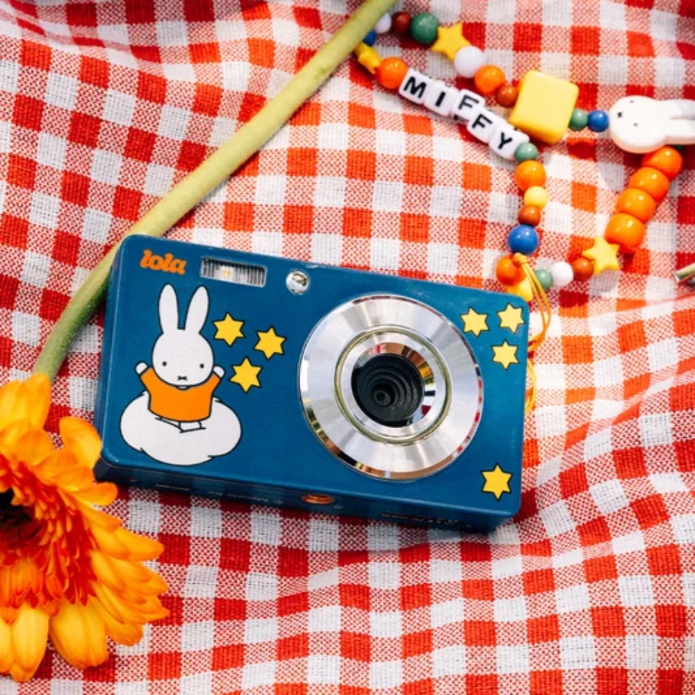 LOLA Miffy Retro Digital Camera 8MP CMOS 4K 2160P 20X Zoom 2.8" IPS Screen 20 Filters Built-In Flash