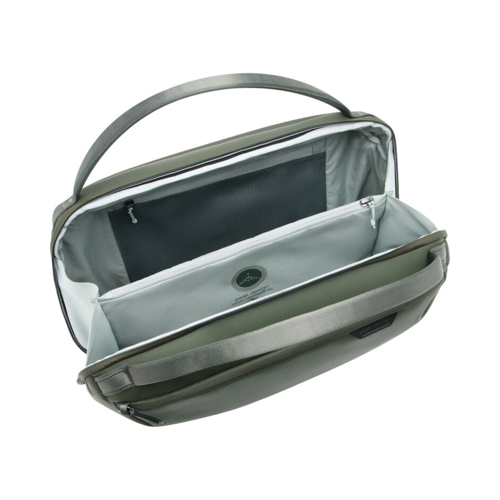 Peak Design 25L Travel Weekender Duffel Bag with Laptop Compartment & Removable Shoulder Strap
