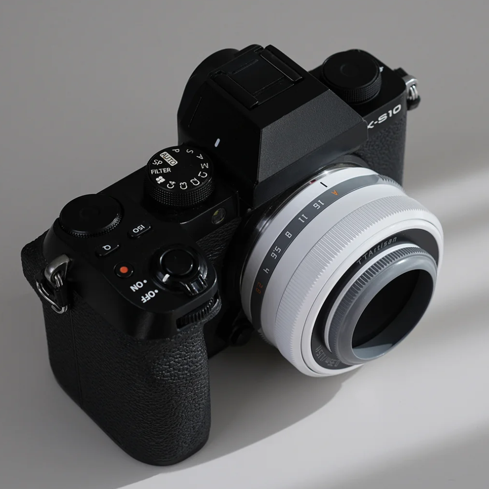 TTArtisan 27mm f/2.8 AF Autofocus APS-C Format FUJIFILM X Mount Portrait Pancake Prime Lens with STM Stepping AF Motor, 13.8" Focusing Distance and USB-C Port Firmware Upgrade for Photography | Black, Silver, Polar White