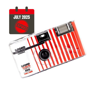 [CLEARANCE] ILFORD XP2 Super Black and White Disposable Camera with 27 Exposures, ISO 400, 35mm Film Format, C41 C-41 Film Format and Built-In Flash for Point and Shoot Photography
