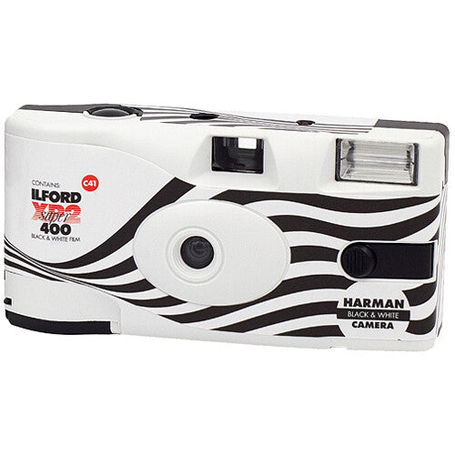 ILFORD XP2 Super Black and White Disposable Camera with 27 Exposures, ISO 400, 35mm Film Format, C41 C-41 Film Format and Built-In Flash for Point and Shoot Photography