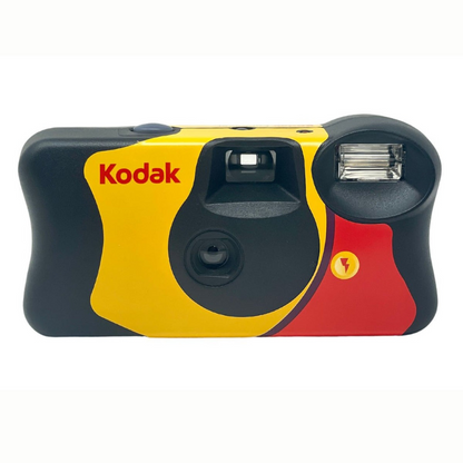 KODAK SUC Daylight / FunSaver Disposable Analog Film Camera with 39 / 27 Exposures Shots, 27 + 12 Sheets, 800 ISO, 35mm Film Format and C-41 Print Process for Point and Shoot Photography