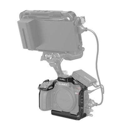 SmallRig Black Mamba Camera Cage with Arca-Type QR Quick Release Plate, Anti-Twist Locks 1/4"-20, 3/8"-16 Threads, NATO Rail & Shoe Mount for Select Panasonic Lumix Mirrorless Camera 4023
