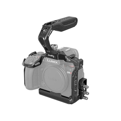 SmallRig Black Mamba Series Camera Cage Kit with Top Handle, HDMI/USB-C Cable Clamp, 1/4"-20, 3/8"-16, NATO Rail & Shoe Mount, 3-Point Anti-Twist Locking Design for Panasonic Lumix S5 II/S5 IIX 4024