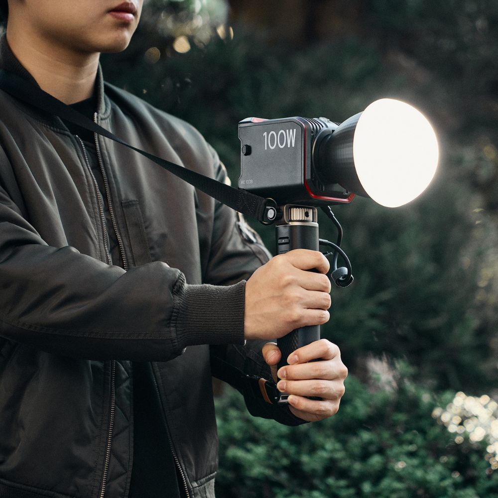 SmallRig HPS99 Handheld Power Stick 100W Fast Charging with 27,200mAh, Multi-Port USB-C & D-Tap, LG Battery Cells, Real-Time OLED Display for COB Lights | 5249