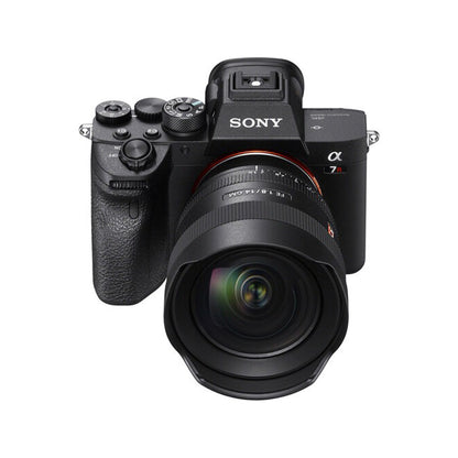 Sony FE 14mm f/1.8 G Master Ultra-Wide Angle Prime Lens with Internal Focus for E-Mount Full-Frame Mirrorless Digital Camera | SEL14F18GM