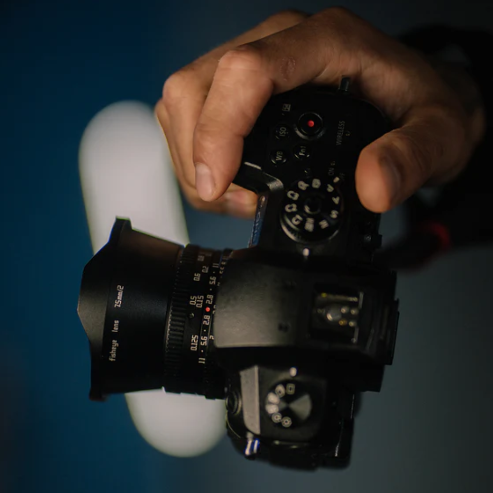 TTArtisan 7.5mm f/2.0 APS-C Format Fisheye Lens Sony E | Nikon Z | M43 | Leica L | FUJIFILM X | Canon RF Mount Circular Large Aperture 180° Ultra Wide Angle with Full Metal Body, MF Manual Focus Ring for Panoramic Landscape Photography