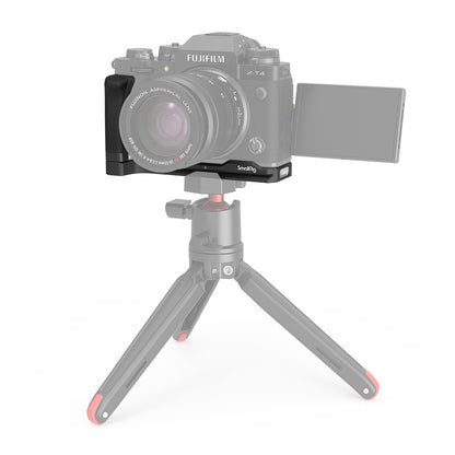 SmallRig L-Shape Camera Grip for Fujifilm X-T4 Mirrorless Camera with Integrated Anti-Slip Silicone Grip, 1/4"-20 Thread and Strap Slot LCF2813