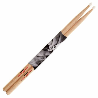 Vic Firth ROCKN American Classic Hickory Wood Oval Tip Rock Drumsticks (Pair) Drum Sticks for Drums and Percussion (Wood, Nylon Tip)